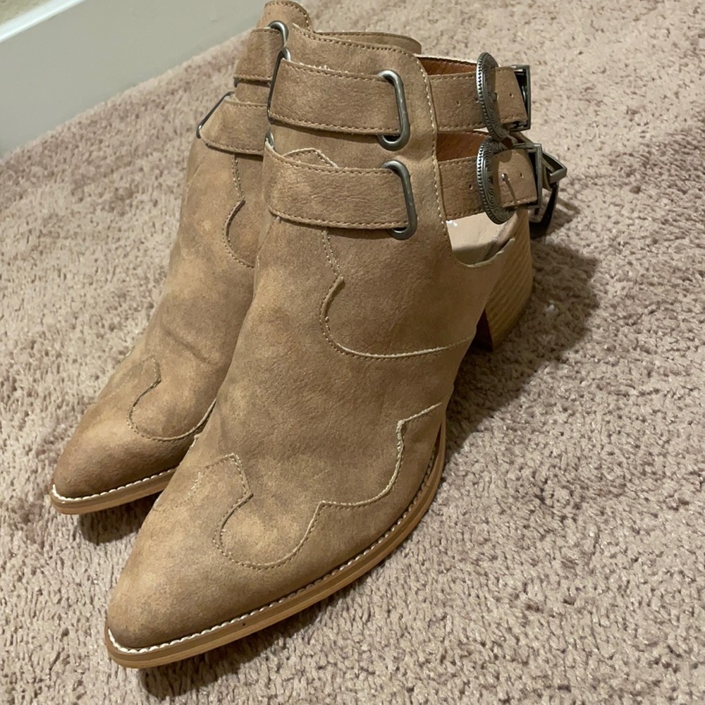 Buckled booties - Picture 1 of 3